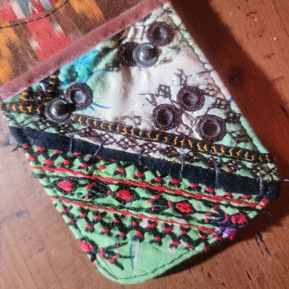 🌋👽 Free People Boho Embroidered Repurposed vtg banjara hippie Wallet card case - Picture 7 of 16